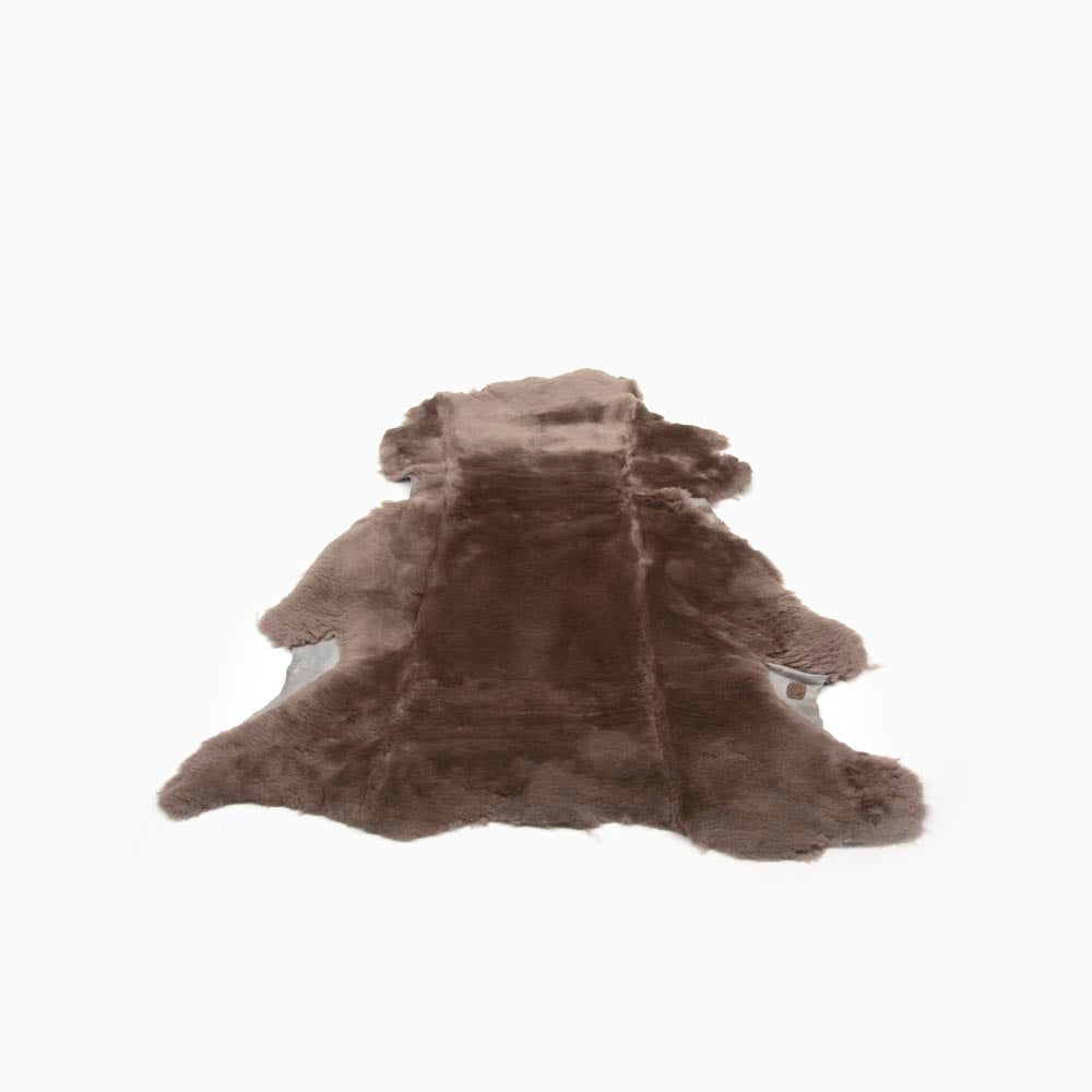 Peau de mouton à poil court mud