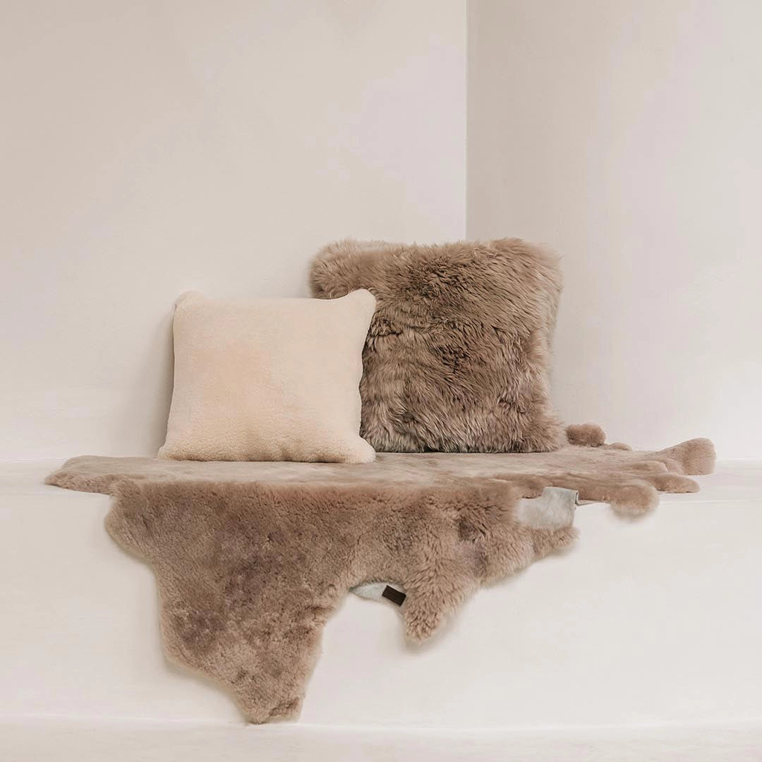 Kussen curley merino wol ecru 45x45 1