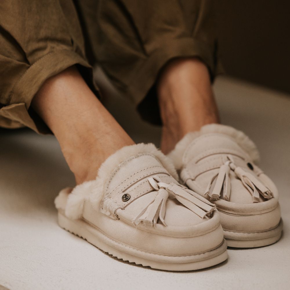 Temora Femmes Suède Tassels Ivory 1