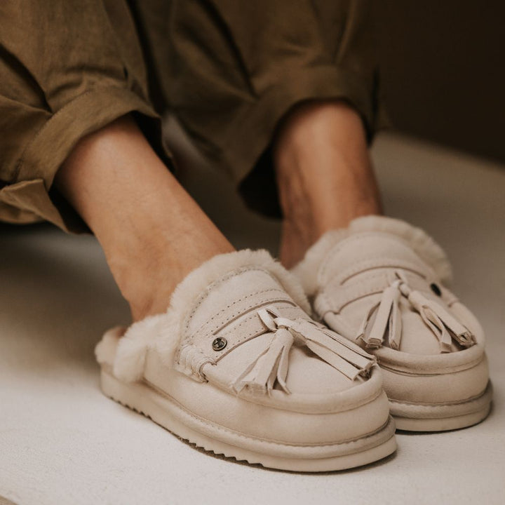 Temora Femmes Suède Tassels Ivory thumbnail 1
